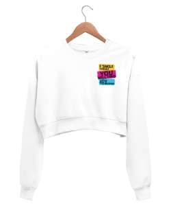 Beyaz ve canlı renklerle ve motivasyon ifadeleriyle Beyaz Kadın Crop Sweatshirt