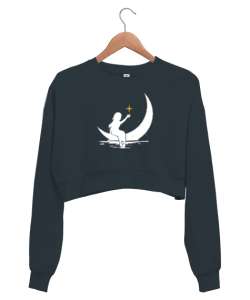 Su Yüzeyindeki Hilal ve Yıldıza Uzanan Kız Füme Kadın Crop Sweatshirt